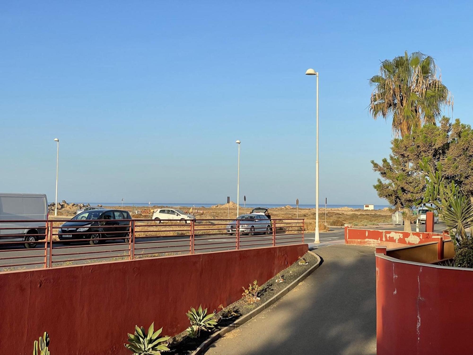 شقة Beiramar La Caleta, Piscina Y Wifi Gratis, Tranquilidad Junto Al Atlantico Parque Holandes المظهر الخارجي الصورة